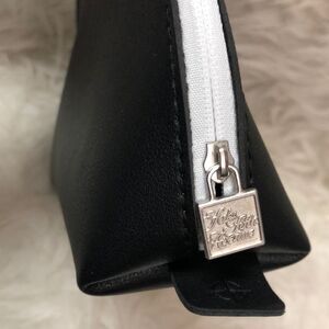 🆕 Saks Fifth Avenue Pouch Bag